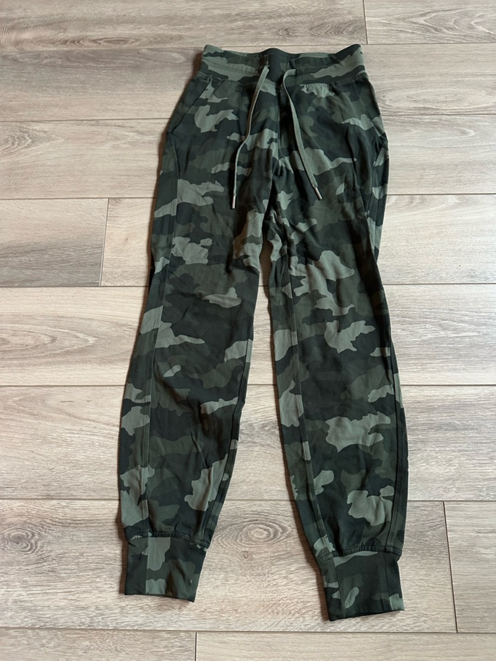 lululemon athletica Ready to Rulu Olive Green Camo Leggings Size 2